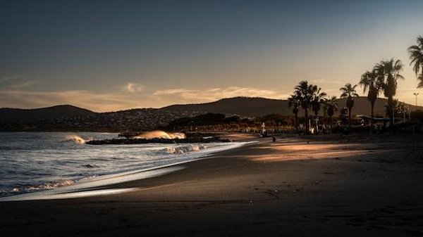 Découvrez le Luxe en Plein Air : Votre Guide Complet du Camping 5 Étoiles en Bord de Mer à Fréjus